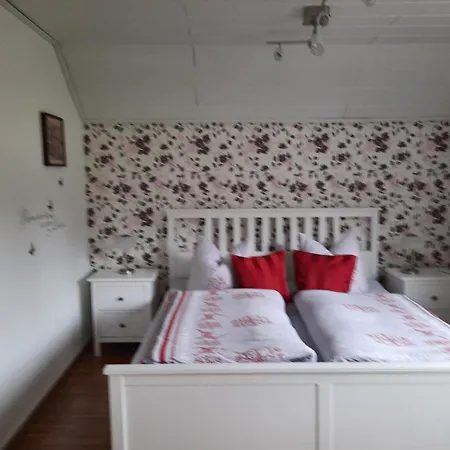 Zur Waldroute Apartman