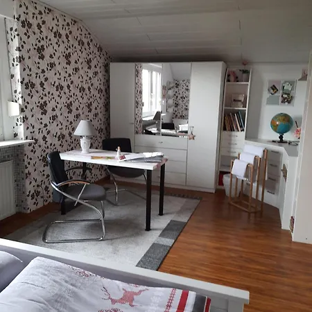 Zur Waldroute Apartman *