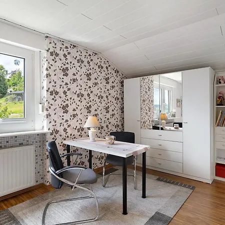 Zur Waldroute Apartman *