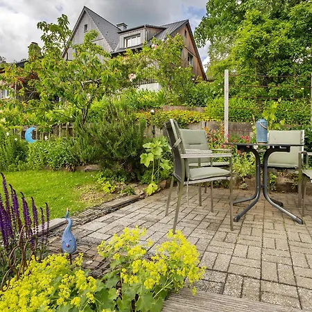 Zur Waldroute Apartman